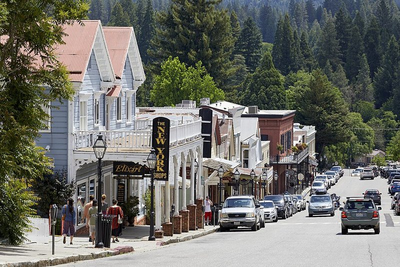 Broad Street downtown area in Nevada City, California — photo by Frank Schulenburg, CC BY-SA 4.0